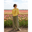 Футболка oversize кольору жовтого банана з букетом тюльпанів
