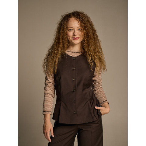 Жіноча жилетка з вовни коричневого кольору 