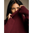 Вовняний светр оверсайз з високим горлом в кольорі бургунді