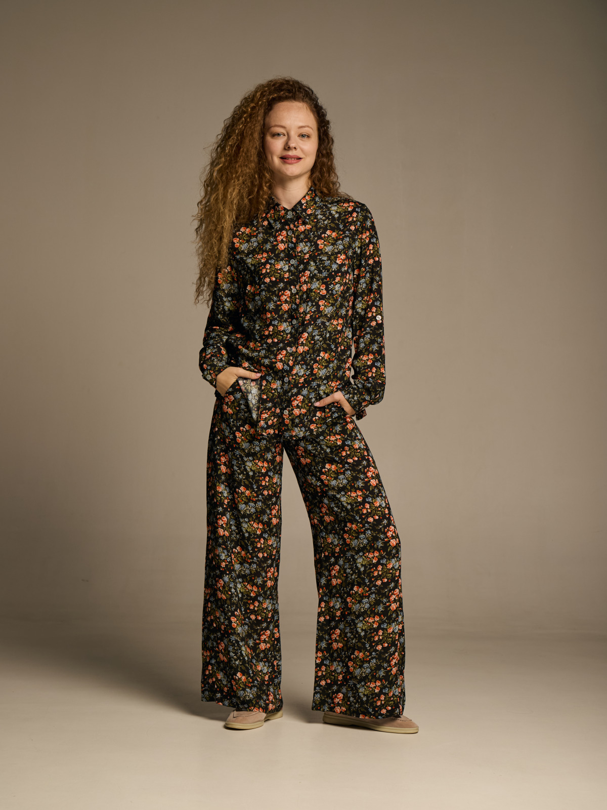 Жіночі штани палаццо з квітковим принтом Ellerby black