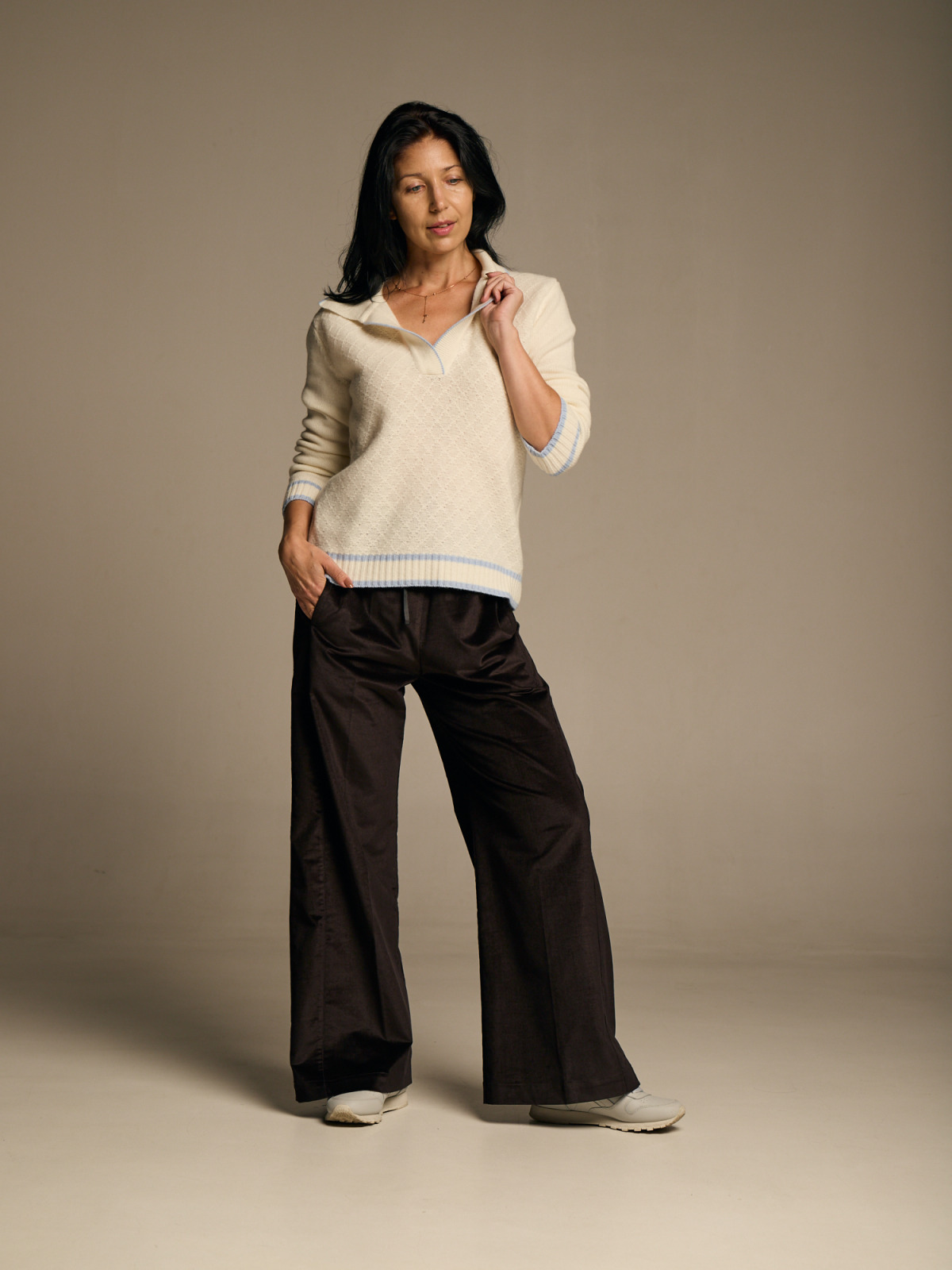 Жіночі штани палаццо з мікровельвету темно-коричневого кольору