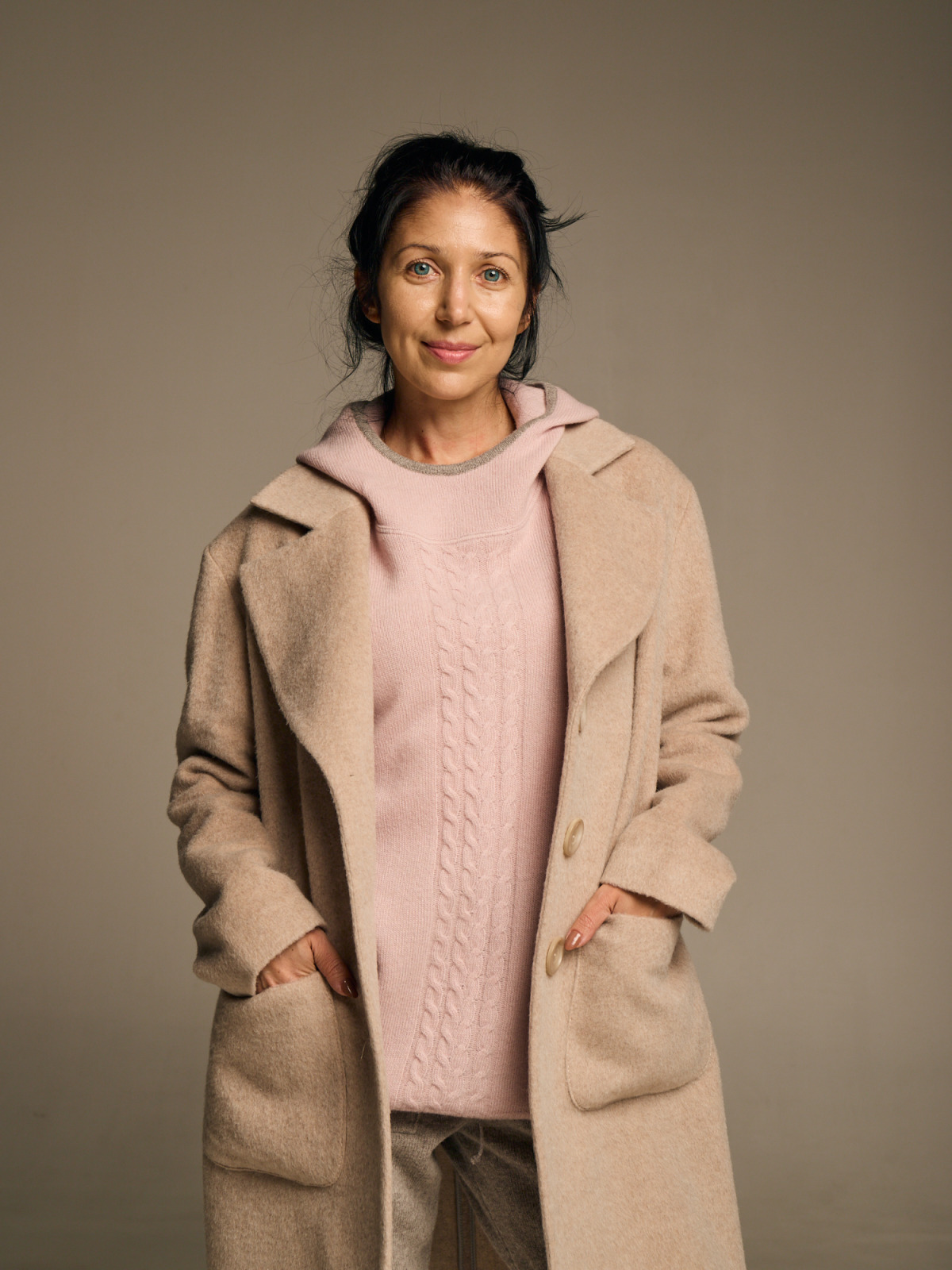 Вовняне пальто у світло-бежевому відтінку