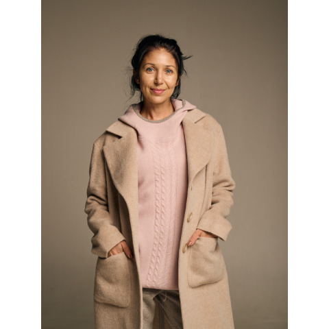 Вовняне пальто у світло-бежевому відтінку