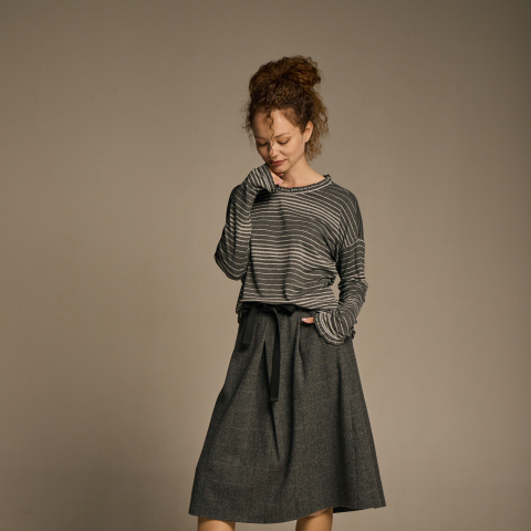 Лонгслів оверсайз з шовком в сіру смужку