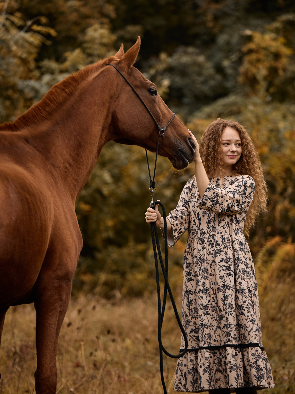 Трикотажна сукня у кремово-чорному квітковому принті Lloyd