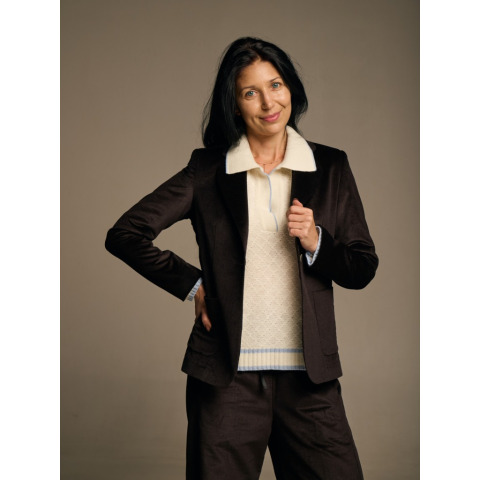 Жіночий мікровельветовий жакет в темно коричневому кольорі 