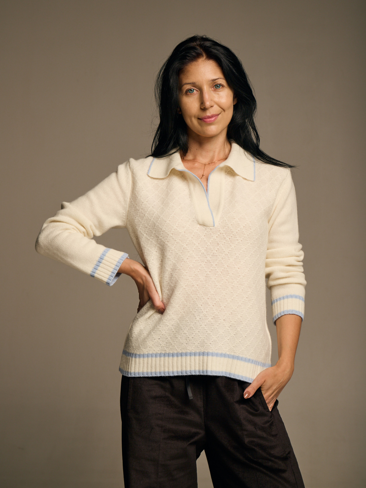 Пуловер-поло з вовни ягня в молочному кольорі